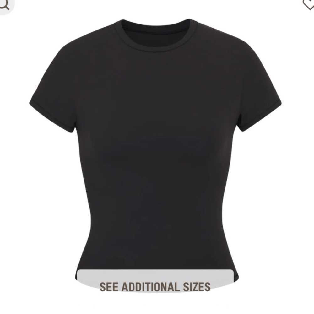 Skims Fits Everybody T-Shirt